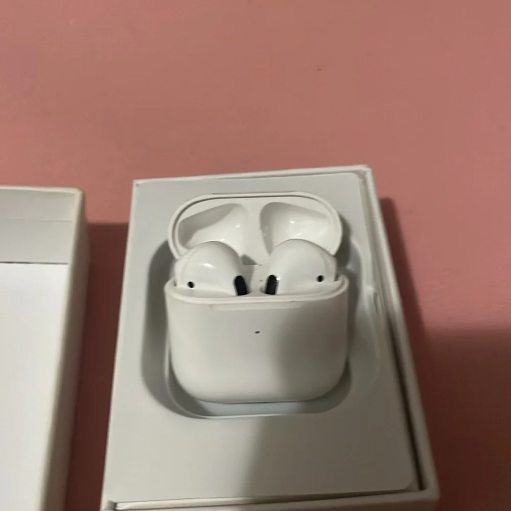 AP-4 Wireless Earbuds - White NIB